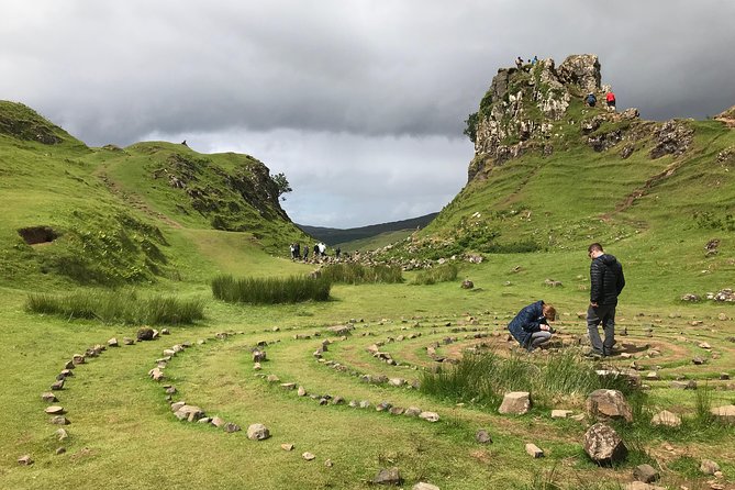1 Day Tour from Portree - Best of Skye - How the Small Group and Live Commentary Shape Your Day