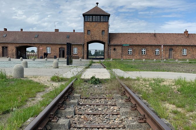 1 Day Trip Auschwitz-Birkenau Memorial and Museum Guided Tour from Krakow - Headsets, Crowds, and Staying With Your Guide