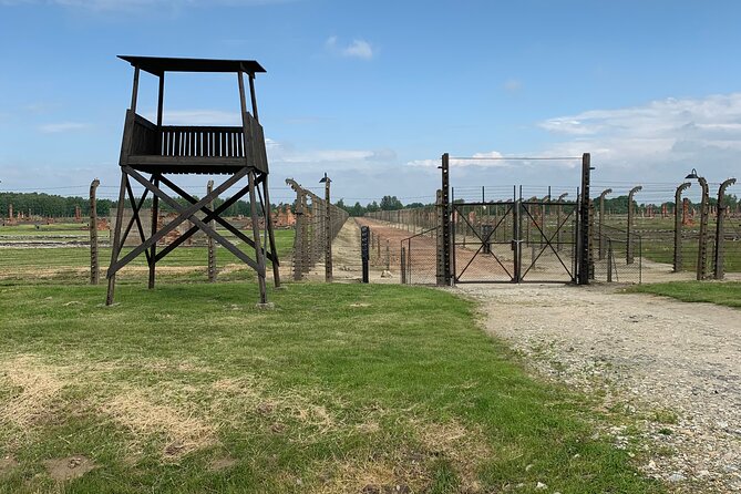 1 Day Trip Auschwitz-Birkenau Memorial and Museum Guided Tour from Krakow - What’s Included vs. What You’ll Need to Budget