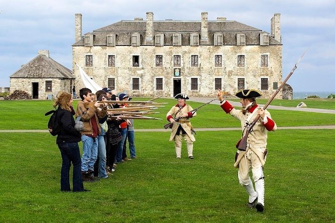 3-Day Best of Niagara Falls and Washington D.C. Tour from NYC - Day 3: Fort Niagara and the seasonal Falls experience