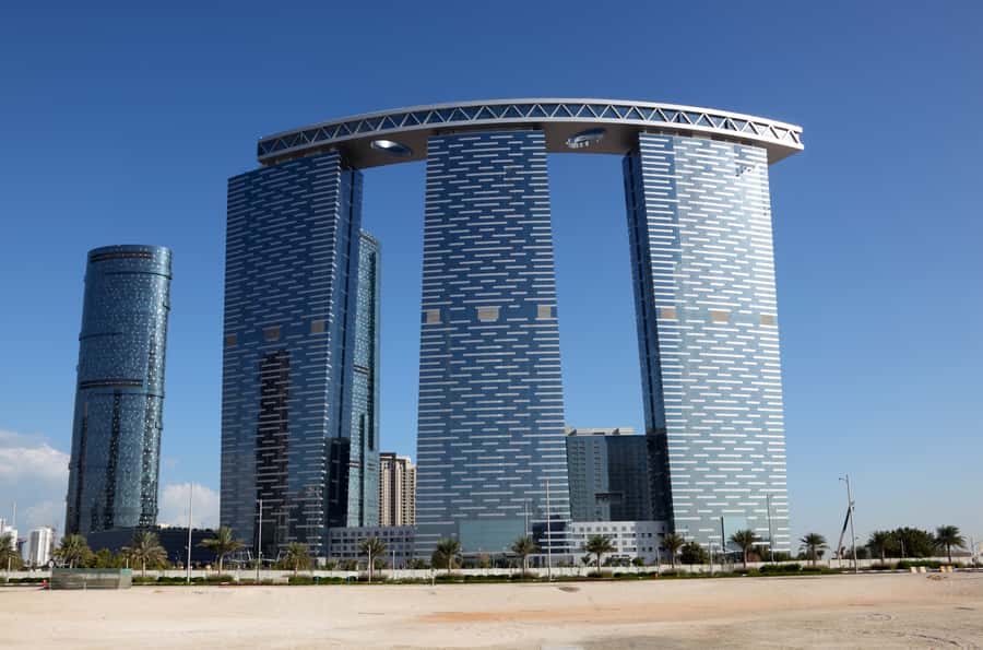 Abu Dhabi Full-Day Tour from Dubai - Spanish-Speaking Guide - Sheikh Zayed Grand Mosque: Dress Code and Photo Power