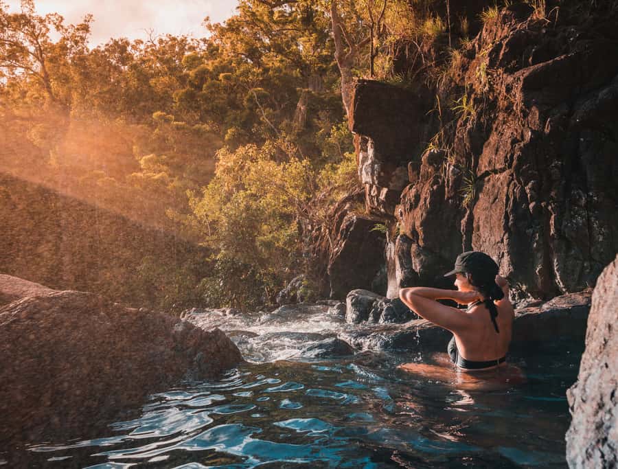 Airlie Beach: Cedar Creek Falls & Northerlies Beach Day Trip - Quick highlights