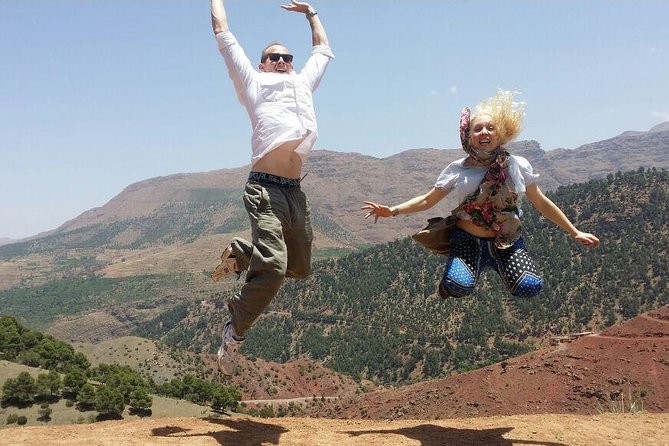 All Inclusive Atlas Mountains & 5 Valleys Day Tour from Marrakech - Lunch in the Mountains: Restaurant Option or Berber Family Meal
