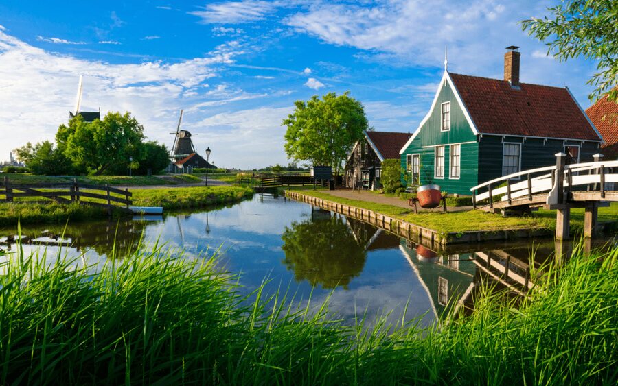Amsterdam: Day Tour Keukenhof and Zaanse Schans Windmills - Price and Value for $72: What’s Included Versus What You’ll Pay Extra