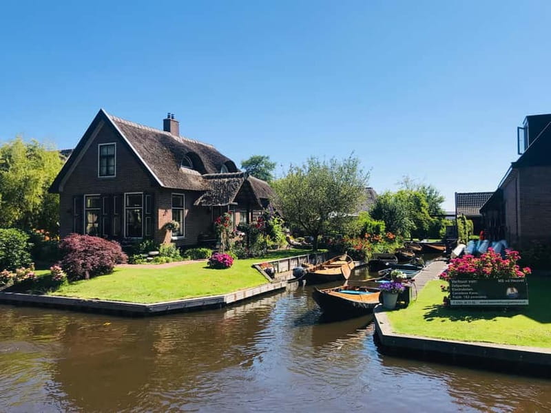 Amsterdam: Giethoorn, Afsluitdijk and Zaanse Schans Day Trip - Van Time Turns Into Dutch Countryside Time