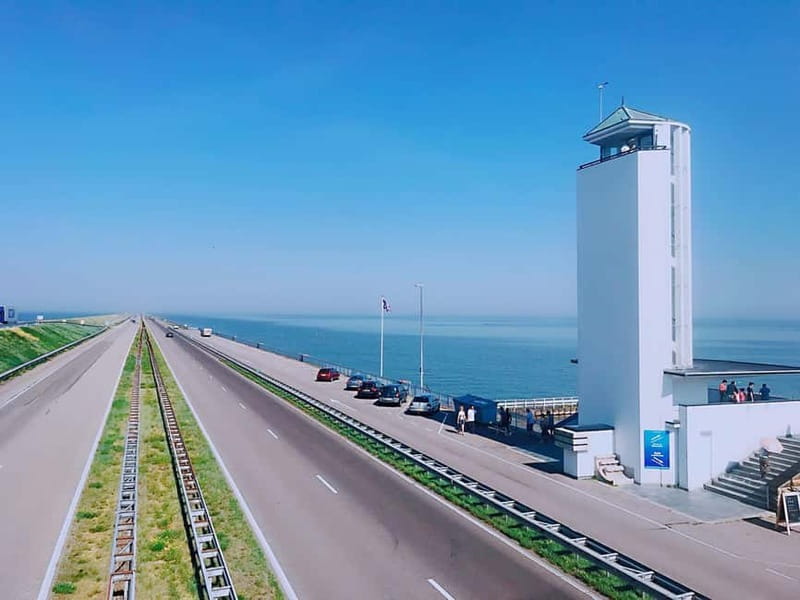 Amsterdam: Giethoorn, Afsluitdijk and Zaanse Schans Day Trip - Afsluitdijk: The Dam-and-Causeway Stop That Brings Scale Into Focus