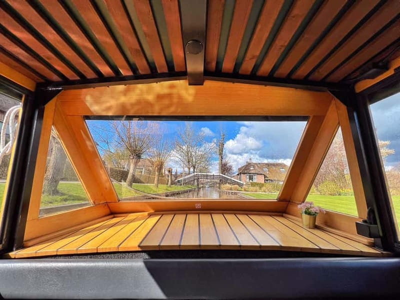 Amsterdam: Giethoorn, Afsluitdijk and Zaanse Schans Day Trip - Logistics That Matter: Pickup Area, Timing, and Small-Group Flow