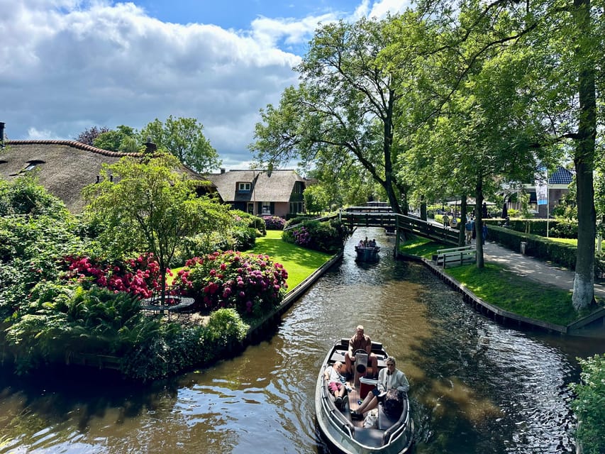 Amsterdam: Giethoorn Tour Scenic Cruise, Cheese & Free Time - Key things to know before you go