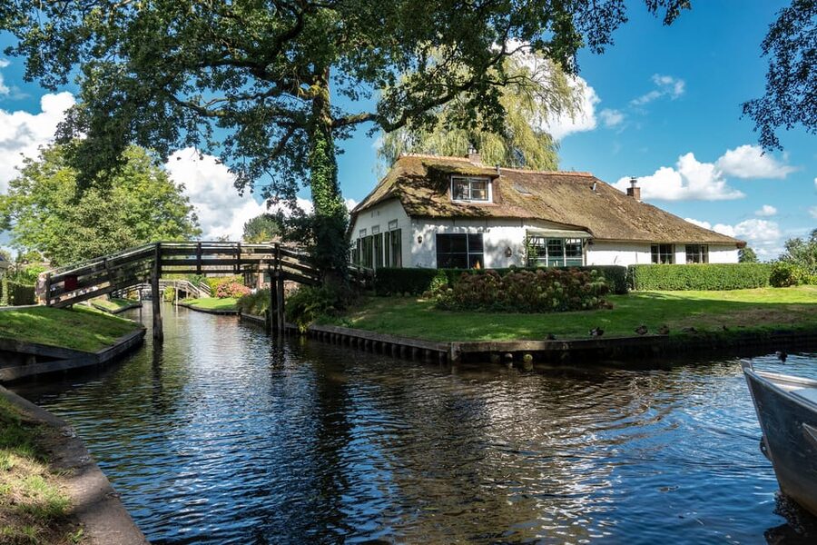 Amsterdam: Giethoorn Tour Scenic Cruise, Cheese & Free Time - Price and Value: Is This $75 Day Trip Worth It?