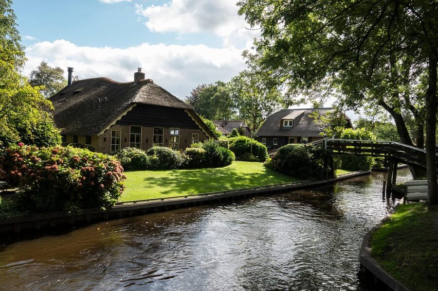 Amsterdam: Giethoorn Tour Scenic Cruise, Cheese & Free Time - Should You Book This Giethoorn Tour From Amsterdam?