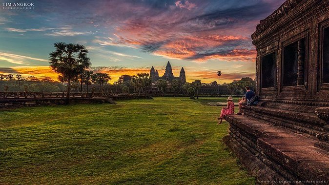 Angkor Wat Private Day Tour from Siem Reap - Pickup, tuk tuk vs minivan, and what to expect for the ride
