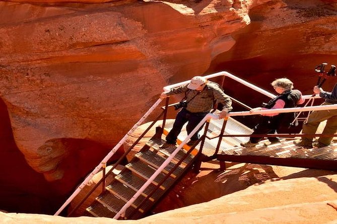Antelope Canyon and Horseshoe Bend Day Tour from Flagstaff - Glen Canyon Dam overlook picnic: a useful break, not a long stop