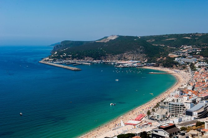 Arrabida and Sesimbra Small-Group Day Trip from Lisbon with Wine Tasting - Arrábida Natural Park: the climb to the 500-meter peak