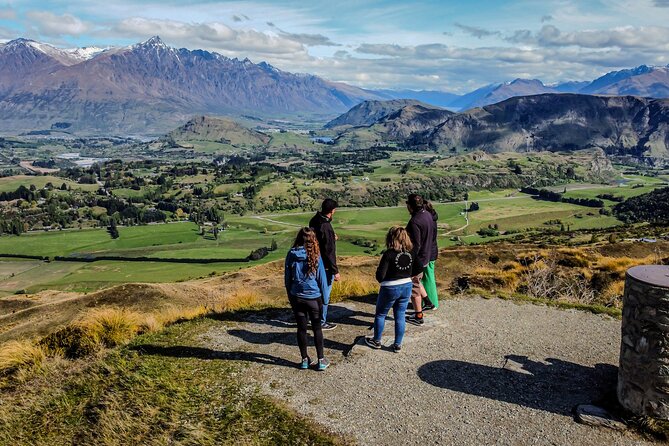 Arrowtown Wanaka Private Day Tour from Queenstown - Wanaka on the water: guided driving tour plus about an hour to wander