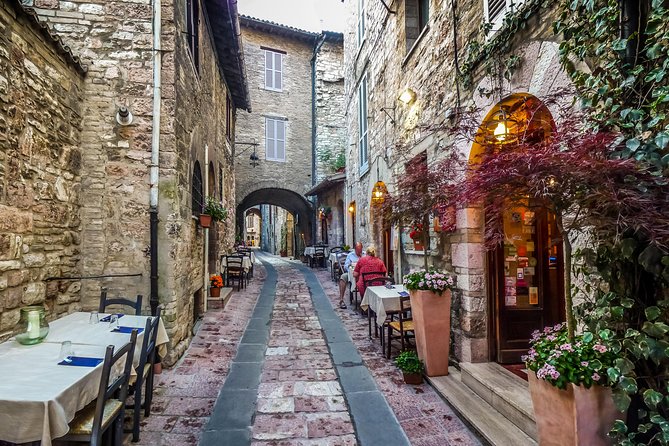 Assisi and Orvieto Guided Day Tour from Rome with Lunch - Basilica di Santa Chiara: St. Clare’s church and a very specific kind of sacred