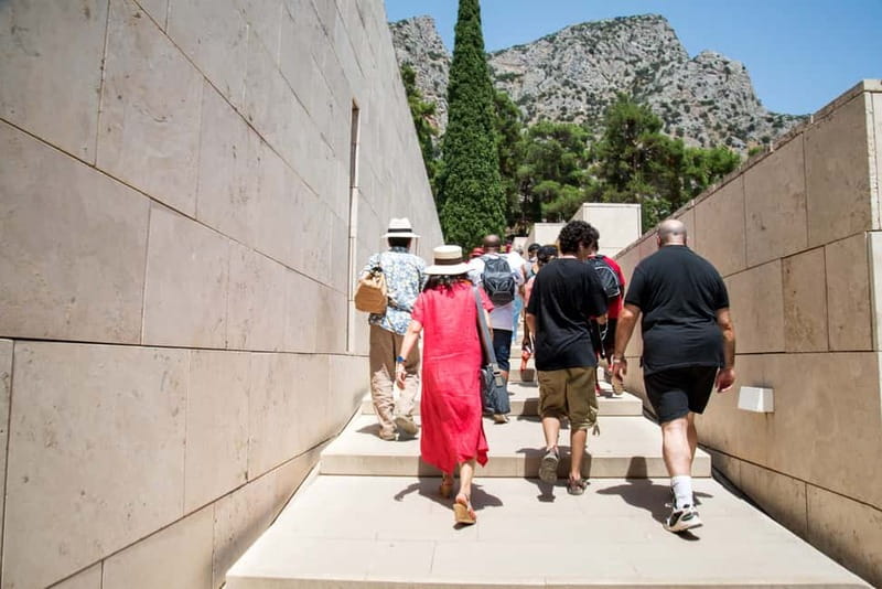Athens: Delphi and Arachova Day Trip with Guide - Lunch Time in Delphi: One Hour Is Enough If You Keep It Simple