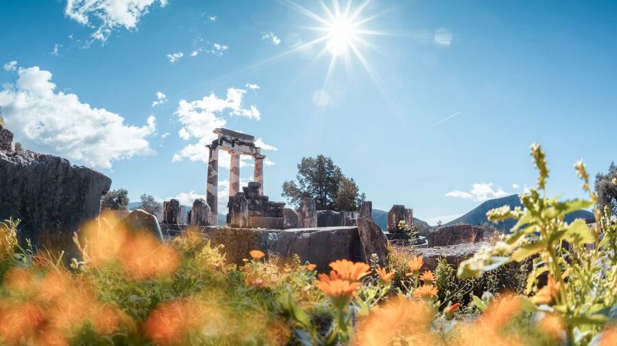 Athens: Delphi, Corycian Cave, and 300 Battlefield Day Trip - A long Athens-to-Delphi day that still feels focused