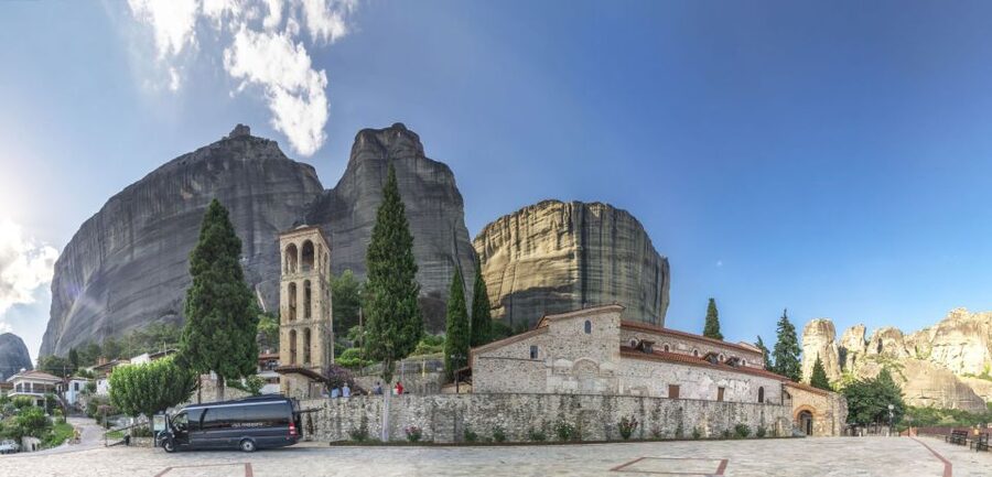 Athens: Meteora 2-Day Trip with Hotel, Sunset & Morning tour - Day Two Choice: Hiking Tour vs Half-Day Minibus