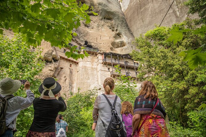 Athens: Meteora Monasteries, Caves & Coastal Stopovers with Lunch - Inside the Monasteries: Varlaam and Great Meteoro (Plus One More)