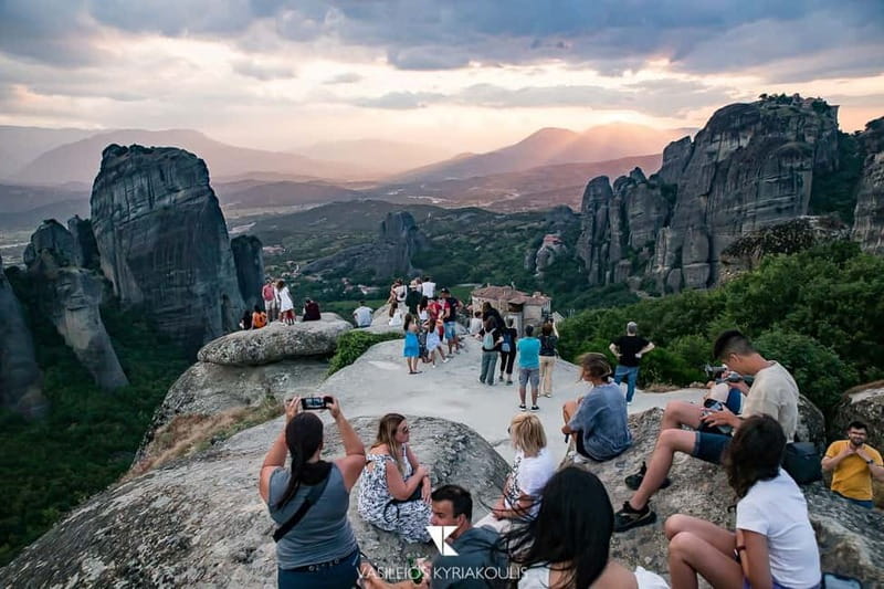 Athens: Meteora Monasteries Day Trip with Caves and Lunch - Dress code and “don’t get turned away” tips
