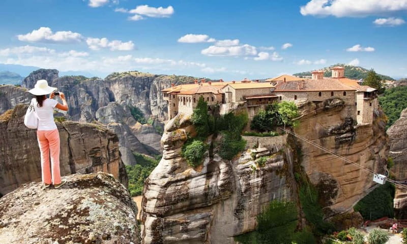 Athens: Meteora Monasteries Day Trip with Caves and Lunch - Lunch at Meteora-area restaurant: 10-dish choice plus vegan option