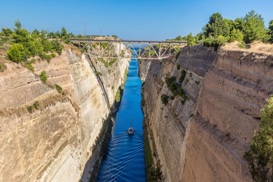 Athens: Peloponnese Highlights Day Trip and V.R. Audio Guide - The core idea: ancient Greece in one coach day