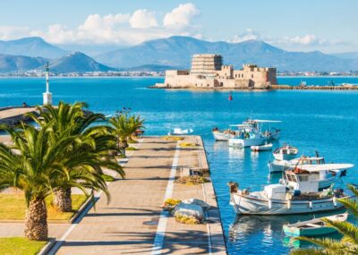 Athens: Peloponnese Highlights Day Trip and V.R. Audio Guide - Athens pickup and getting on the right bus