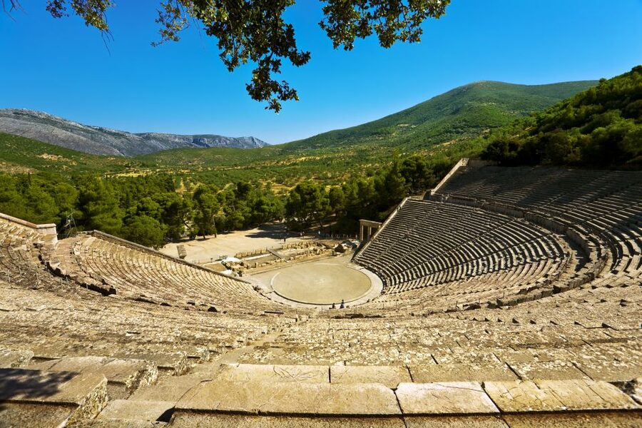 Athens: Peloponnese Highlights Day Trip and V.R. Audio Guide - Mycenae: Cyclopean walls and the legend of Agamemnon