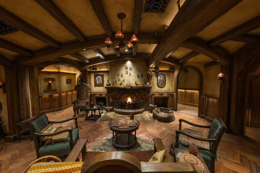 Auckland: Hobbiton Movie Set Day Trip with Festive Lunch - Should you book this Hobbiton day trip?