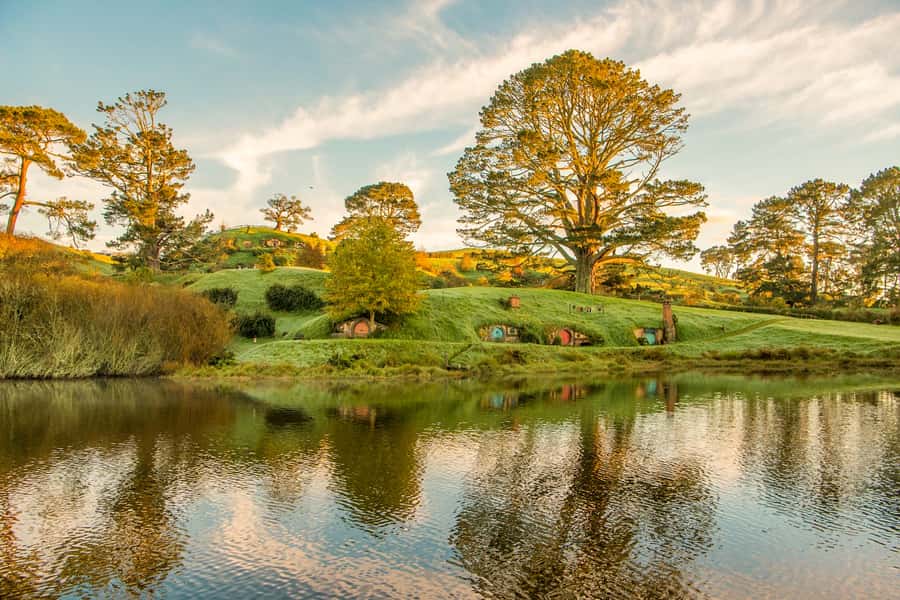 Auckland: Hobbiton Movie Set Day Trip with Festive Lunch - Timing reality check: managing an 8-hour day without getting frazzled