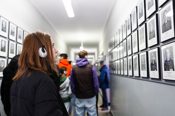 Auschwitz-Birkenau: Day Trip & Transfer from Kraków - Auschwitz I: Orientation From Your Escort and Time for Permanent Exhibitions