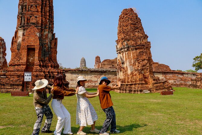 Ayutthaya Summer Palace and Temples Day Tour from Bangkok - Wat Yai Chai Mongkol: that 62-meter chedi moment