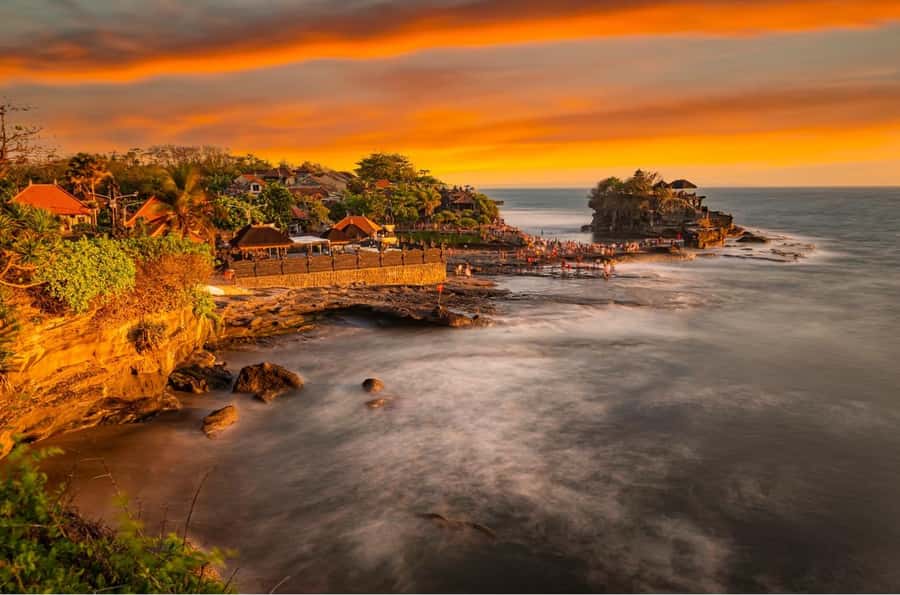 Bali: South Coast Uluwatu, Tanah Lot, and Jimbaran Day Trip - Pickup, Driving, and Timing in Bali Traffic