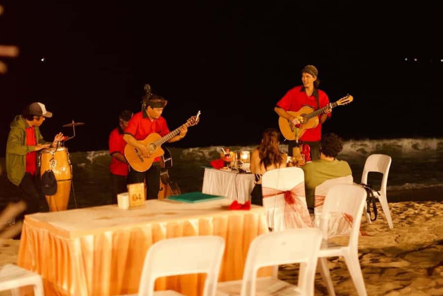 Bali: South Coast Uluwatu, Tanah Lot, and Jimbaran Day Trip - Lunch on the Restaurant Street: Budget It and Keep Moving