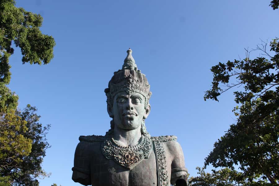 Bali: South Coast Uluwatu, Tanah Lot, and Jimbaran Day Trip - Price and What You Really Get for Around $29