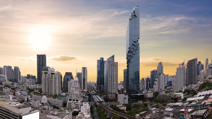 Bangkok: Damnoen Saduak, Train Market & Mahanakhon Day Trip - Meeting point and timing: staying on schedule near BTS Asoke