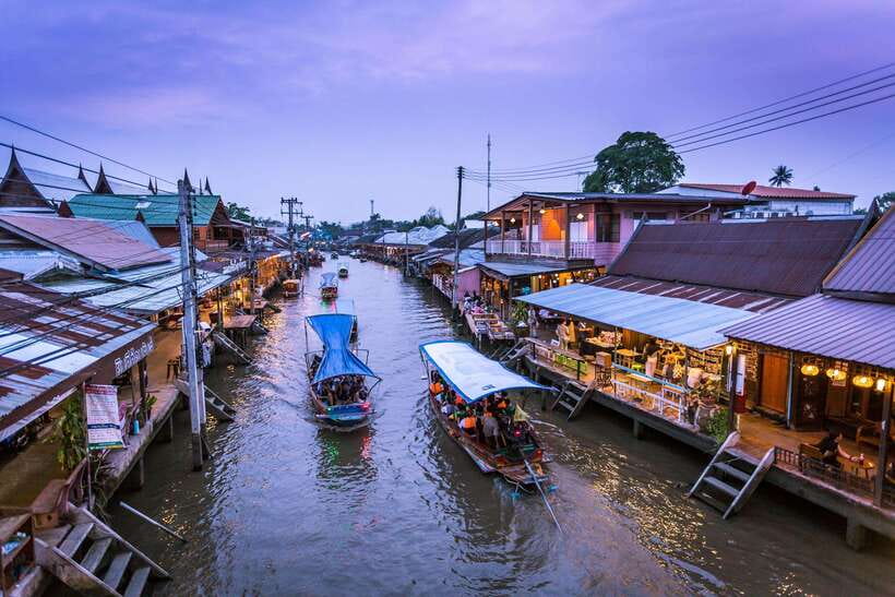 Bangkok: Maeklong Railway & Amphawa Floating Market Day Trip - Firefly Boat Cruise on the Maeklong River: Dusk Turns Magical