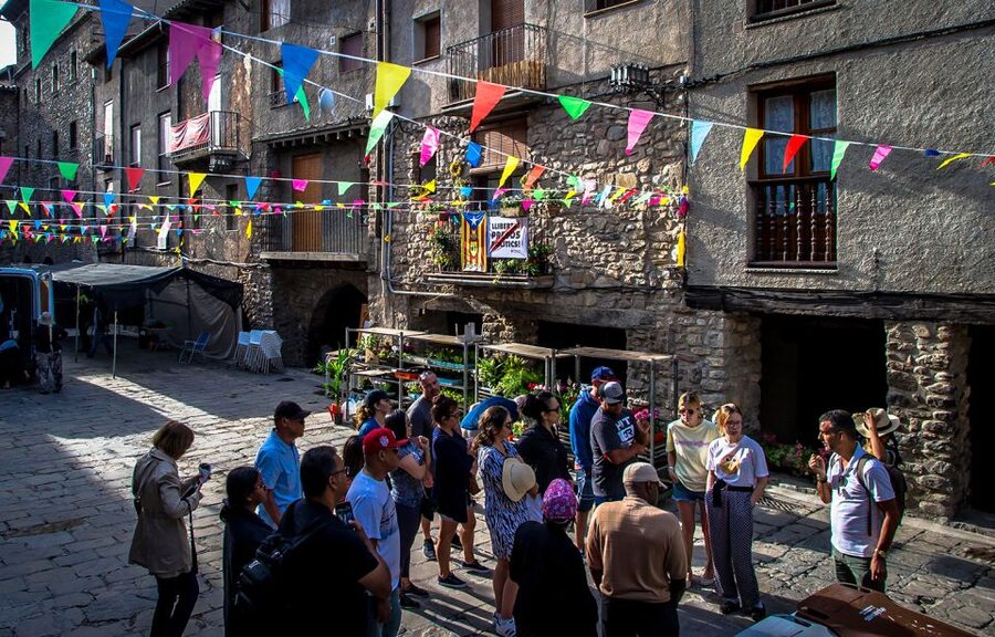 Barcelona: Guided Day Trip to Andorra, France, and Spain - Food, Timing, and What the $75 Really Covers