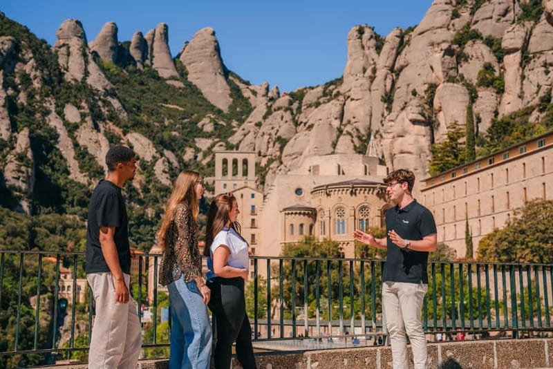 Barcelona: Montserrat Monastery and Natural Park Day Trip - Food, views, and photos: what to do with your one-hour pause
