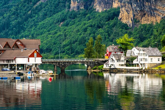 Bergen in a day, Guided tour: Old Town, Waterfalls & Waffles - Norheimsund and the fjord-town pause you didn’t know you needed