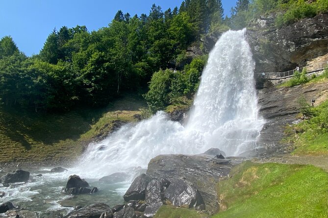Bergen in a day, Guided tour: Old Town, Waterfalls & Waffles - Bryggen’s UNESCO wharf: a dramatic finish with a Bergen pulse