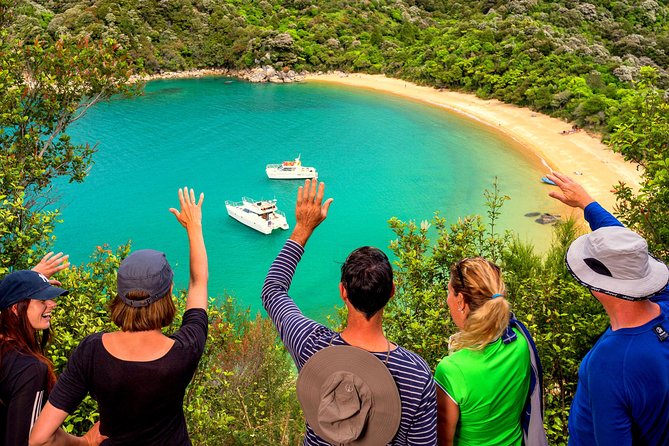Best Abel Tasman Day trip - Entering Abel Tasman on a small boat (and staying out of logistics trouble)