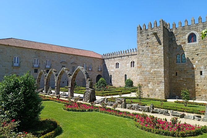 Best of Braga and Guimaraes Day Trip from Porto - Braga Free Time: 60 Minutes for Food, Streets, and a Reset
