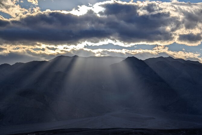 Best of Death Valley Small Group Day Tour from Las Vegas - Badwater Basin and Artists Palette: seeing extremes close-up