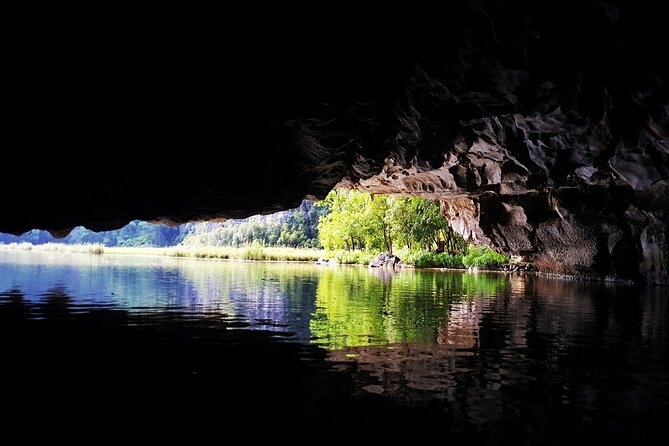 Best Private Day Trip Hanoi to Ninh Binh: Multiple Options - Hanoi pickup to Ninh Binh: comfortable travel sets the tone