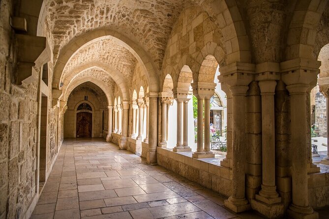 Bethlehem, Jericho, and Qasr El Yahud Day Trip from Tel Aviv - Mt. Temptation: The Photo Stop With a Serious Backdrop