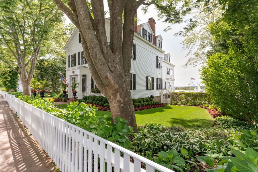 Boston: Martha's Vineyard Day Trip with Optional Island Tour - Buses, Bikes, and Jeeps: Building a Day You Control