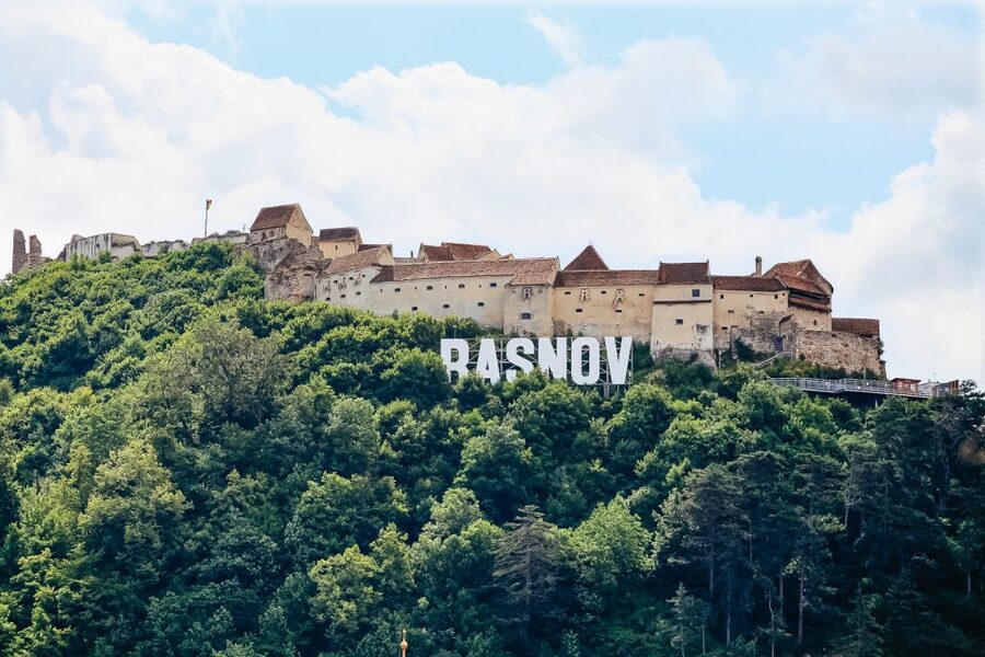 Bucharest: Bran & Peles Castle with Rasnov Citadel Day Trip - Should you book? My take