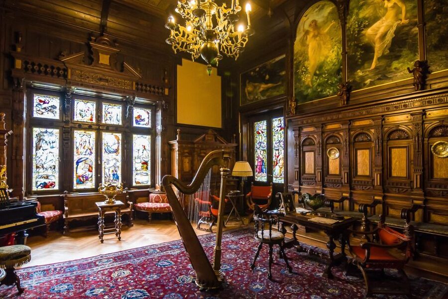 Bucharest: Day Trip to Dracula Castle, Peles Castle & Brașov - Peleș Castle in Sinaia: Pearl of the Carpathians, best enjoyed with a plan
