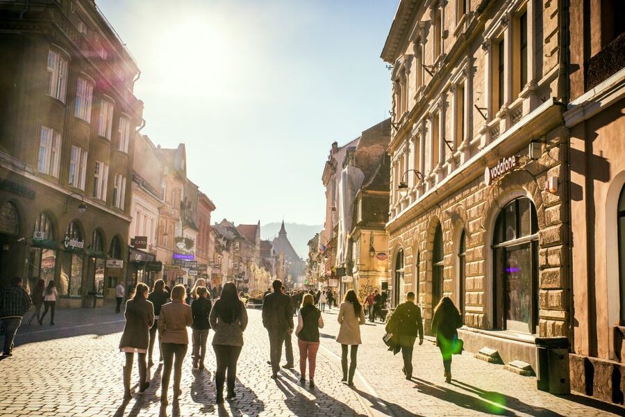 Bucharest: Dracula Castle, Peles Castle & Brasov Old Town - Key reasons this day trip works
